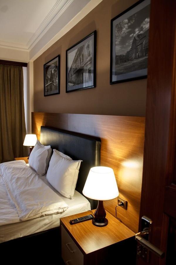 Hotel Plaza Viktoria ギュムリ エクステリア 写真